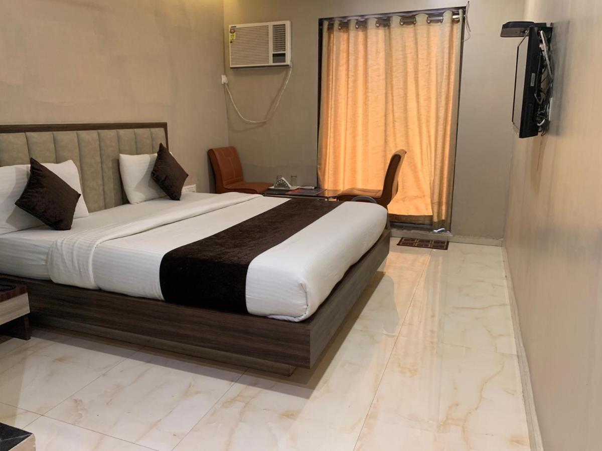 Hotel Merakee - Near Dahisar Mira Road Mumbai Mira-Bhayandar Exterior foto