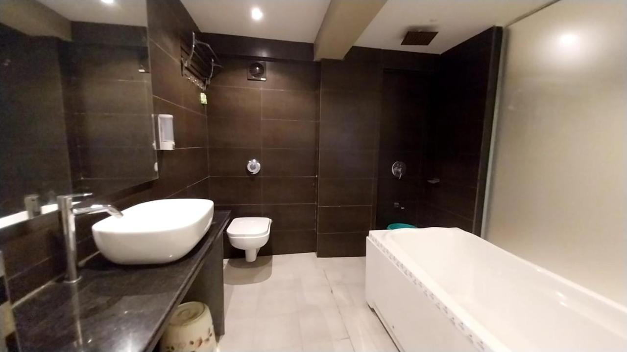 Hotel Merakee - Near Dahisar Mira Road Mumbai Mira-Bhayandar Exterior foto