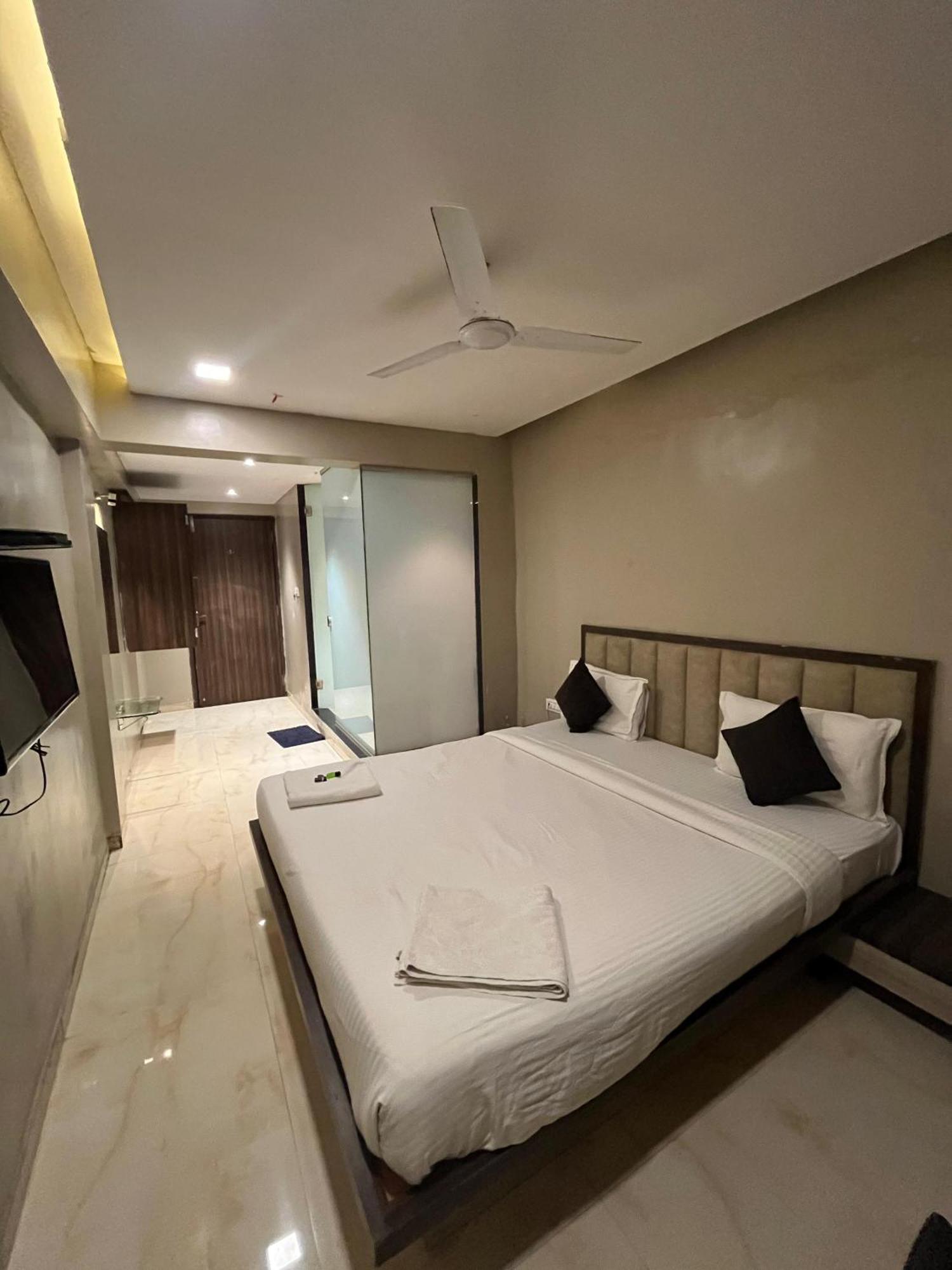 Hotel Merakee - Near Dahisar Mira Road Mumbai Mira-Bhayandar Exterior foto